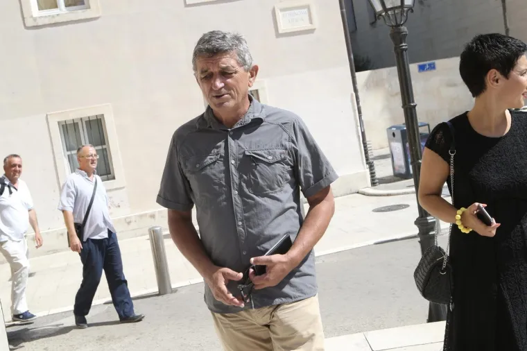 POZNATI HRVATI SE OPROSTILI OD OLIVERA: Predsjednica, premijer, Severina, Gra&scaron;o i Danijela odali počast 'morskom vuku'