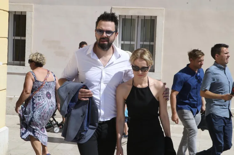 POZNATI HRVATI SE OPROSTILI OD OLIVERA: Predsjednica, premijer, Severina, Gra&scaron;o i Danijela odali počast 'morskom vuku'