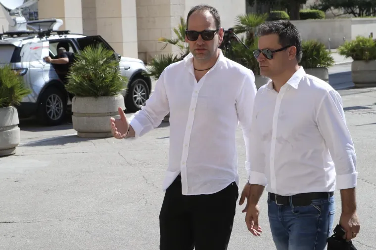 POZNATI HRVATI SE OPROSTILI OD OLIVERA: Predsjednica, premijer, Severina, Gra&scaron;o i Danijela odali počast 'morskom vuku'