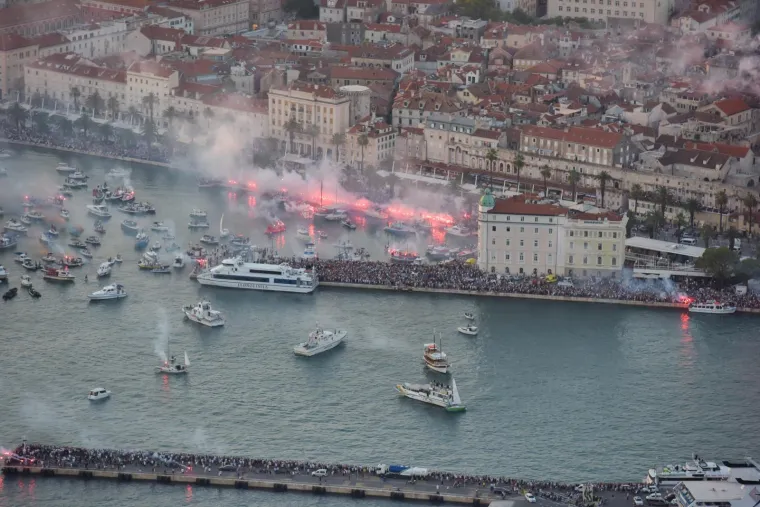 VELIČANSTVENE SNIMKE ISPRAĆAJA: Pogledajte kako je oproštaj Splićana od Olivera izgledao iz zraka