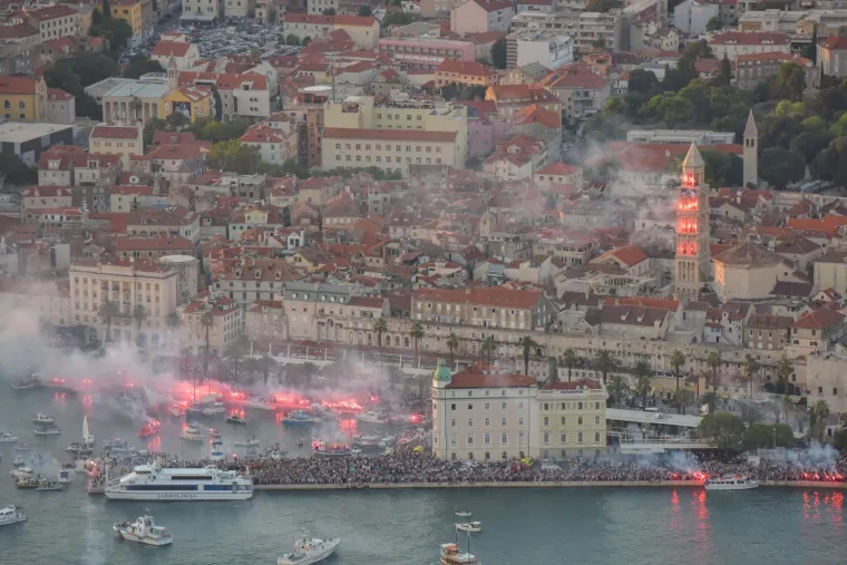 VELIČANSTVENE SNIMKE ISPRAĆAJA: Pogledajte kako je oproštaj Splićana od Olivera izgledao iz zraka