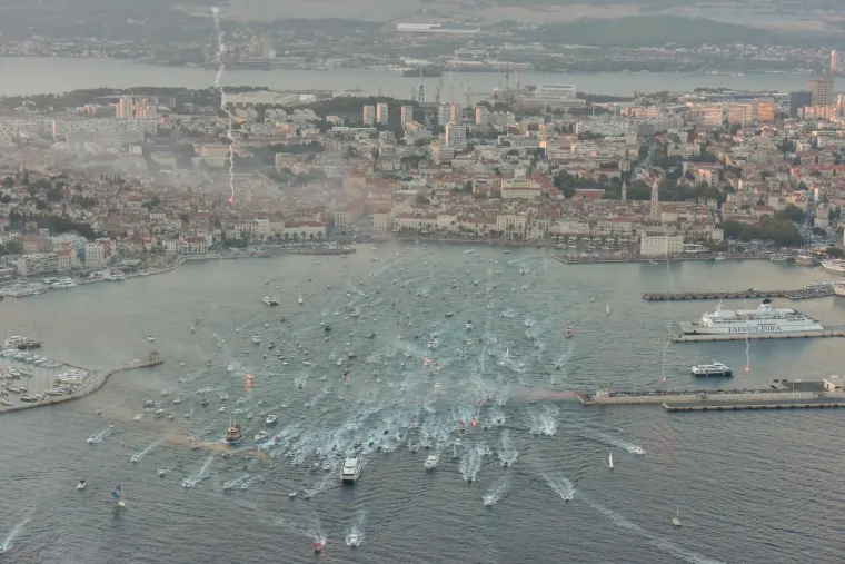 VELIČANSTVENE SNIMKE ISPRAĆAJA: Pogledajte kako je opro&scaron;taj Splićana od Olivera izgledao iz zraka