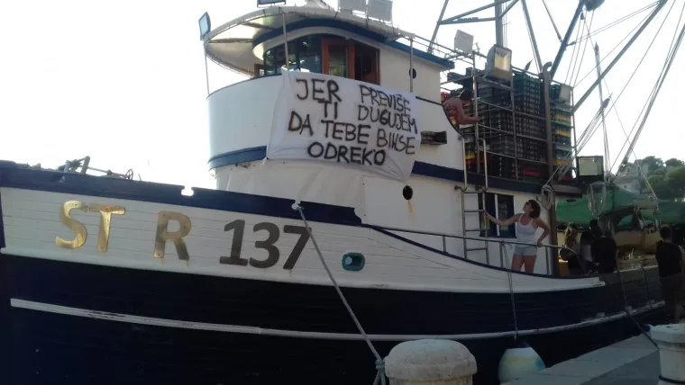 Svjetlost u sumrak: Pogledajte dirljive prizore s ispraćaja hrvatskog Barda