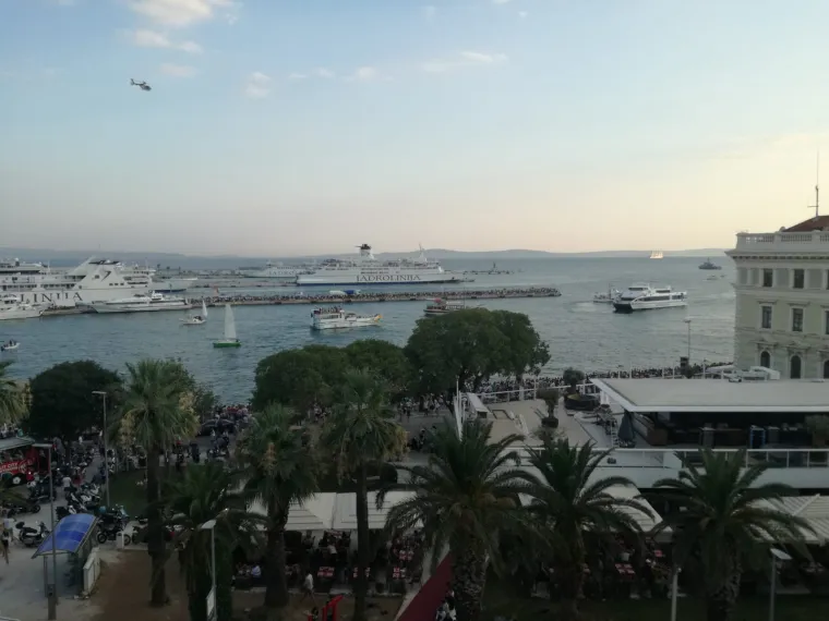 Svjetlost u sumrak: Pogledajte dirljive prizore s ispraćaja hrvatskog Barda