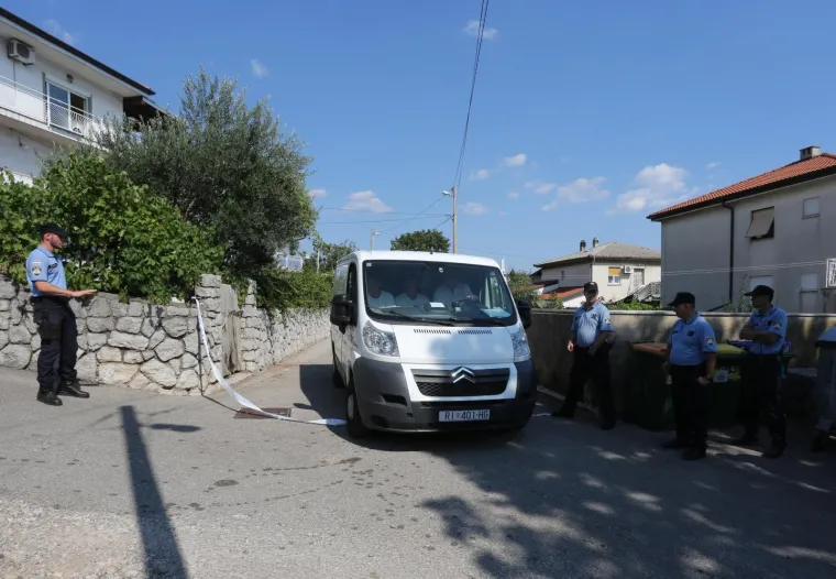 Policijski očevid u ulici Stari put gdje je nađena mrtva ženska osoba