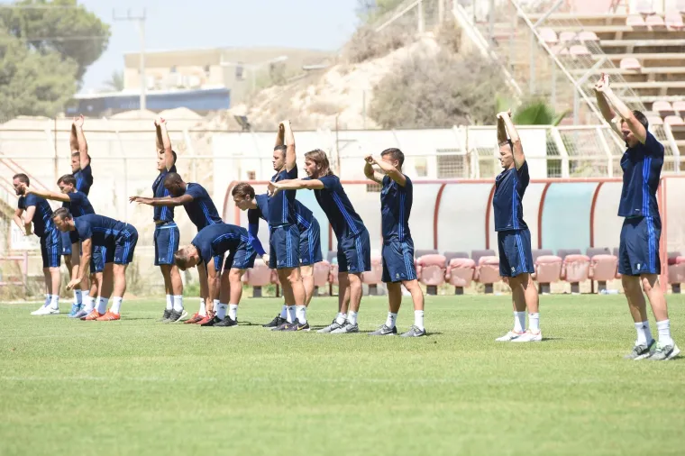 PRILAGODBA NA PUSTINJSKE UVJETE: Dinamovci trenirali i na dan utakmice s Hapoelom; 'Ni&scaron;ta ne prepu&scaron;tamo slučaju'