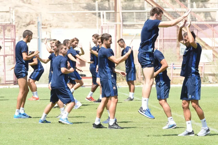 PRILAGODBA NA PUSTINJSKE UVJETE: Dinamovci trenirali i na dan utakmice s Hapoelom; 'Ni&scaron;ta ne prepu&scaron;tamo slučaju'