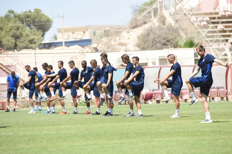 PRILAGODBA NA PUSTINJSKE UVJETE: Dinamovci trenirali i na dan utakmice s Hapoelom; 'Ni&scaron;ta ne prepu&scaron;tamo slučaju'