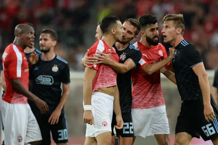 UTAKMICU DINAMA I HAPOELA SKORO ZASJENIO INCIDENT: Pogledajte naguravanje koje je zamalo preraslo u tučnjavu