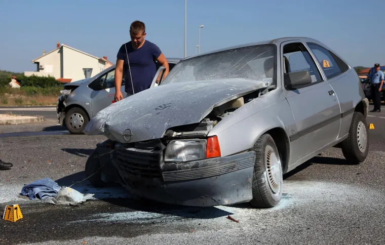 NESREĆA KOD &Scaron;IBENIKA: U sudaru dva automobila tri osobe ozlijeđene