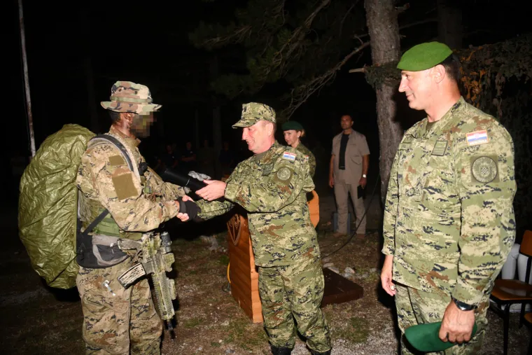 SVEČANA PRISEGA POD OKRILJEM NOĆI: Hrvatska dobila 11 novih komandosa