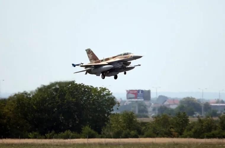 SPEKTAKULARNI PRIZORI U ZAGREBU: Na Pleso sletjela tri izraelska borbena zrakoplova F-16 Barak
