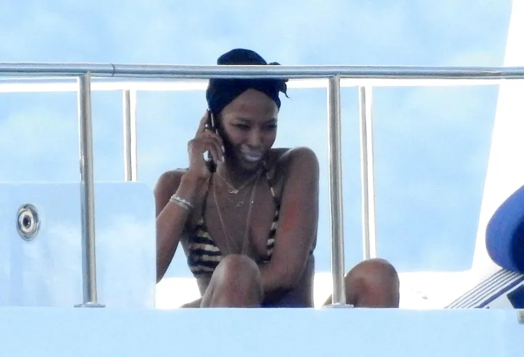 Naomi Campbell u dru&scaron;tvu prijatelja plovi Jadranom.