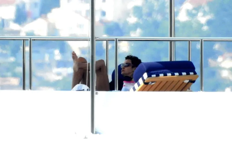 NAOMI CAMPBELL U TIGRASTOM BIKINIJU PLOVI JADRANOM: 'Crna pantera' pokazala tijelo u blizini Cavtata