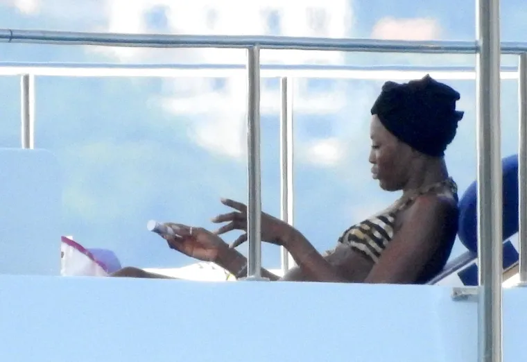 Ekipa je stigla na jahti Jaluit.