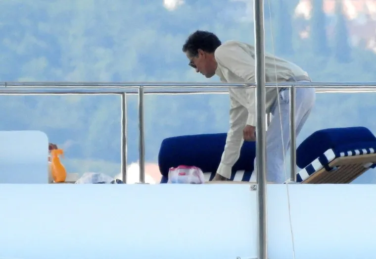 NAOMI CAMPBELL U TIGRASTOM BIKINIJU PLOVI JADRANOM: 'Crna pantera' pokazala tijelo u blizini Cavtata