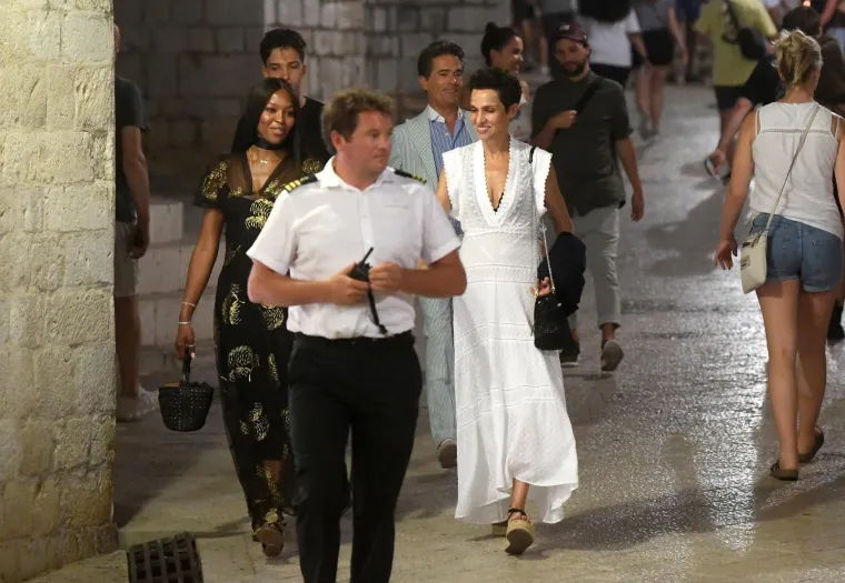 NAOMI CAMPBELL POSJETILA DUBROVNIK: Nakon plovidbe Jadranom, s prijateljima večerala u Gradu
