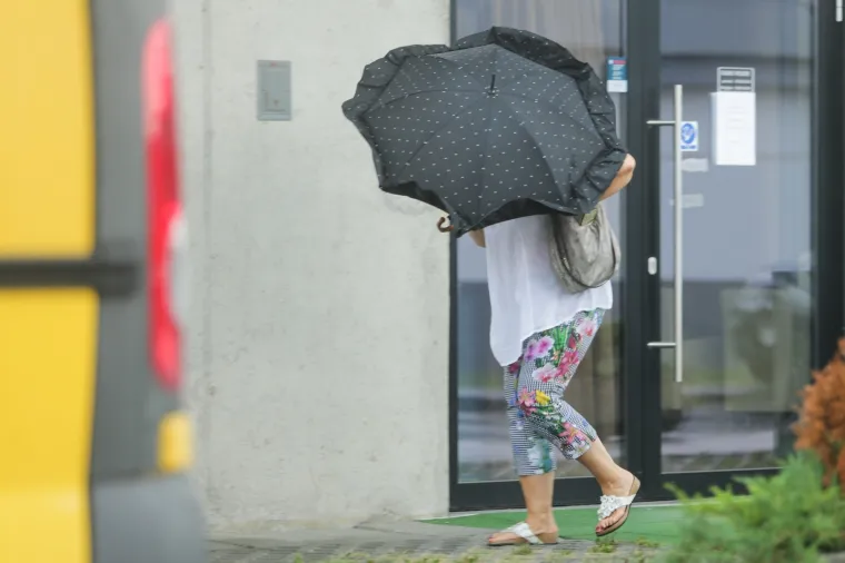 Ljetni pljusak rashladio Zagreb i smočio građane