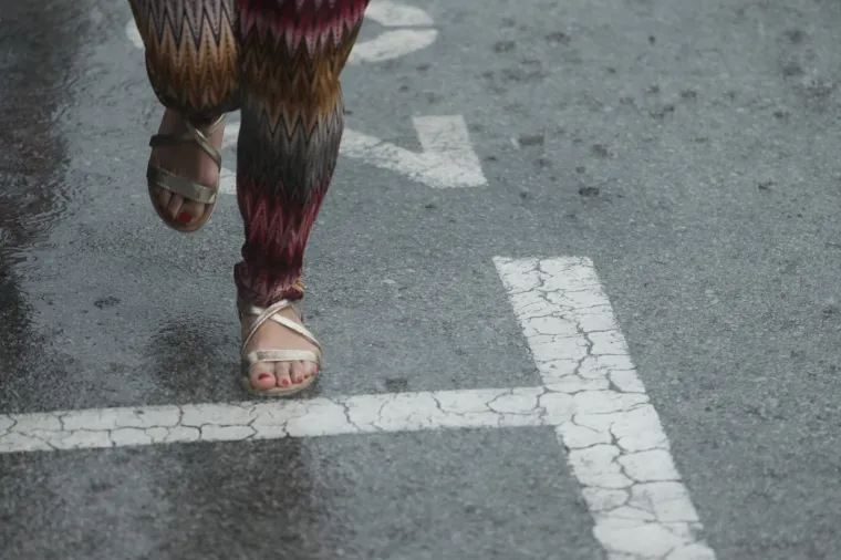 Ljetni pljusak rashladio Zagreb i smočio građane