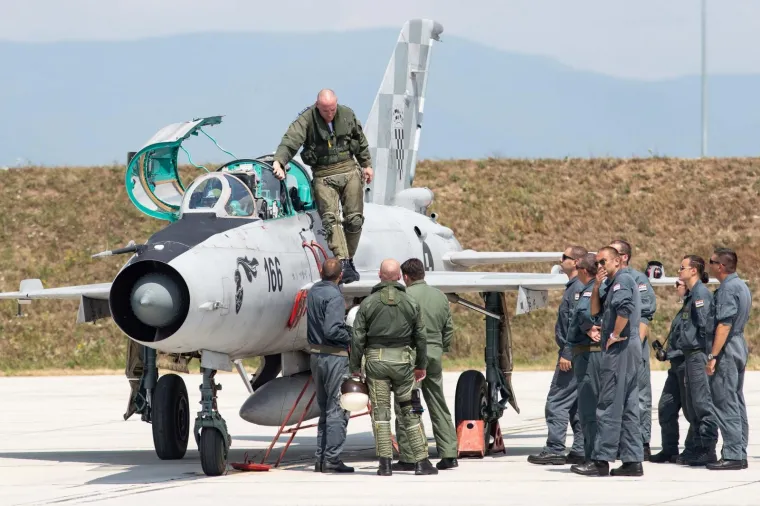 ODLIČNA VOJNA SURADNJA: Zajednički let hrvatskog i izraelskog pilota na avionu MiG-21