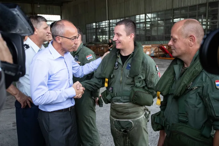 ODLIČNA VOJNA SURADNJA: Zajednički let hrvatskog i izraelskog pilota na avionu MiG-21