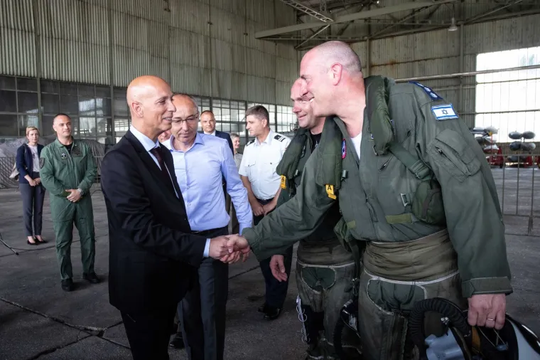 ODLIČNA VOJNA SURADNJA: Zajednički let hrvatskog i izraelskog pilota na avionu MiG-21