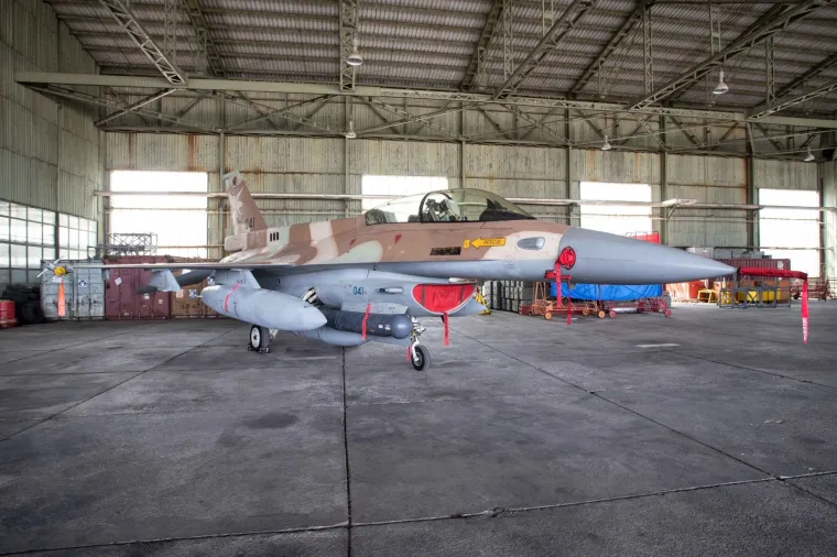 ODLIČNA VOJNA SURADNJA: Zajednički let hrvatskog i izraelskog pilota na avionu MiG-21