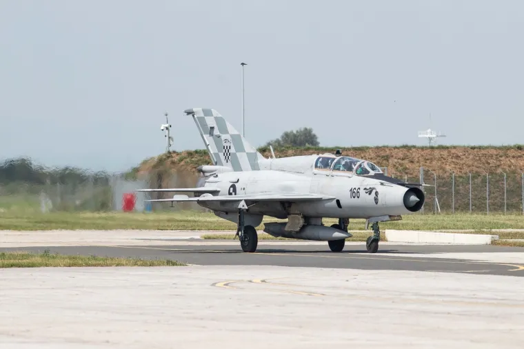 ODLIČNA VOJNA SURADNJA: Zajednički let hrvatskog i izraelskog pilota na avionu MiG-21