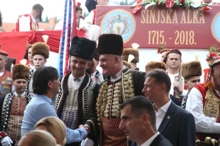 SVE JE SPREMNO ZA 303. SINJSKU ALKU: Vojvoda primio državni vrh, Zlatko Dalić uz bok predsjednici