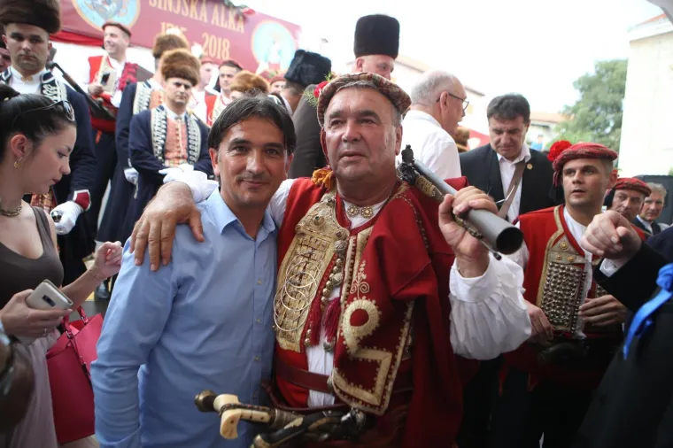 SVE JE SPREMNO ZA 303. SINJSKU ALKU: Vojvoda primio državni vrh, Zlatko Dalić uz bok predsjednici