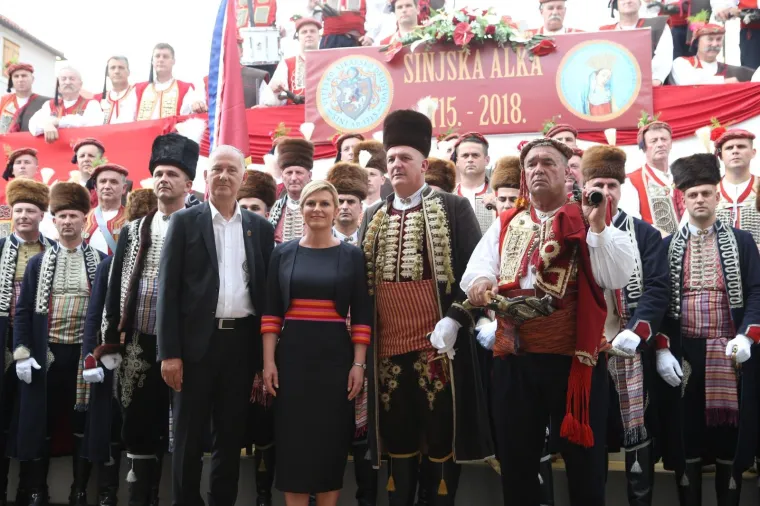 SVE JE SPREMNO ZA 303. SINJSKU ALKU: Vojvoda primio državni vrh, Zlatko Dalić uz bok predsjednici