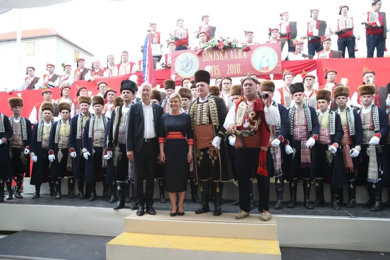 SVE JE SPREMNO ZA 303. SINJSKU ALKU: Vojvoda primio državni vrh, Zlatko Dalić uz bok predsjednici