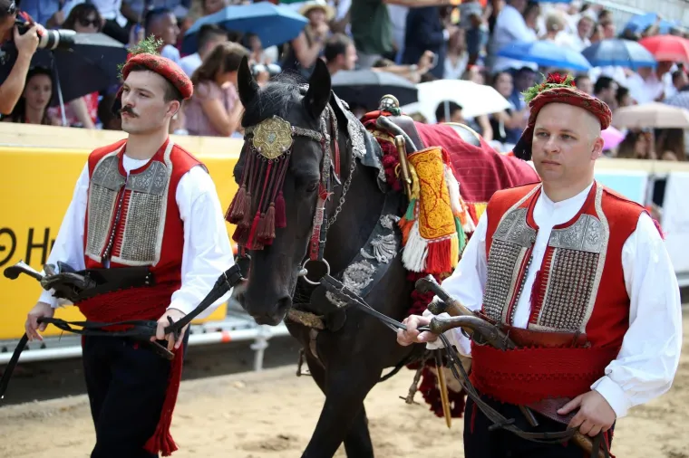 SVITA U SINJU: Čitav državni vrh zauzeo je svečanu ložu na ovogodišnjoj Sinjskoj alci