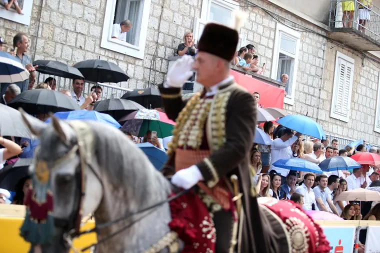 SVITA U SINJU: Čitav državni vrh zauzeo je svečanu ložu na ovogodišnjoj Sinjskoj alci