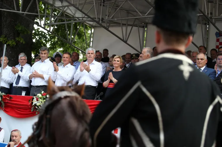 SVITA U SINJU: Čitav državni vrh zauzeo je svečanu ložu na ovogodišnjoj Sinjskoj alci