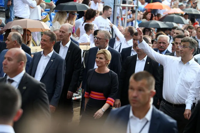 SVITA U SINJU: Čitav državni vrh zauzeo je svečanu ložu na ovogodišnjoj Sinjskoj alci