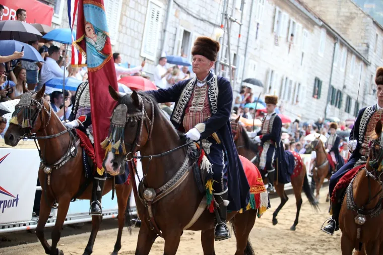SVITA U SINJU: Čitav državni vrh zauzeo je svečanu ložu na ovogodišnjoj Sinjskoj alci