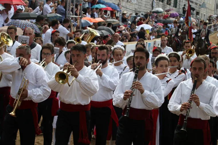 SVITA U SINJU: Čitav državni vrh zauzeo je svečanu ložu na ovogodi&scaron;njoj Sinjskoj alci