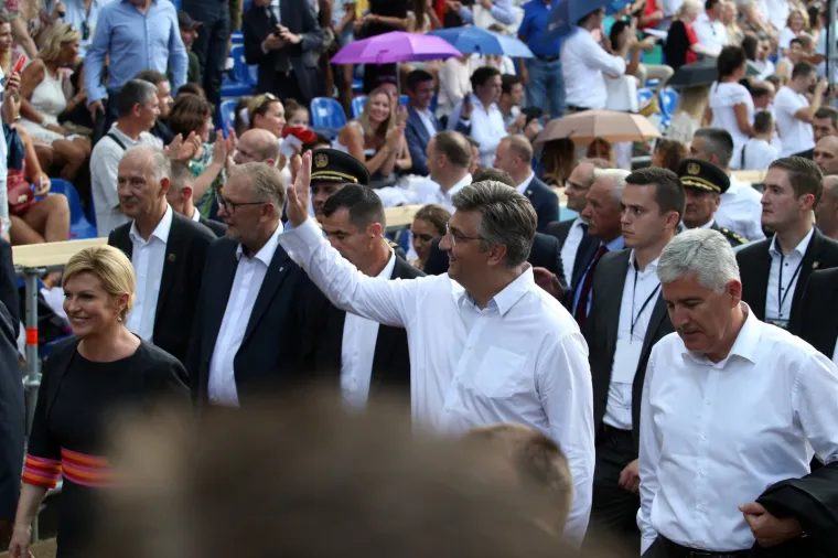 SVITA U SINJU: Čitav državni vrh zauzeo je svečanu ložu na ovogodi&scaron;njoj Sinjskoj alci