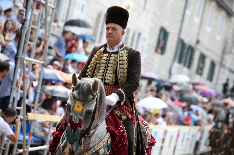 SVITA U SINJU: Čitav državni vrh zauzeo je svečanu ložu na ovogodi&scaron;njoj Sinjskoj alci