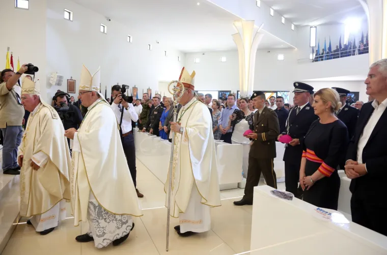 Misa za Domovinu održala se u crkvi Gospe Velikog Hrvatskog Krsnog Zavjeta u Kninu