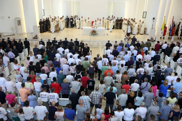 Misa za Domovinu održala se u crkvi Gospe Velikog Hrvatskog Krsnog Zavjeta u Kninu