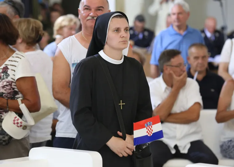 Misa za Domovinu održala se u crkvi Gospe Velikog Hrvatskog Krsnog Zavjeta u Kninu