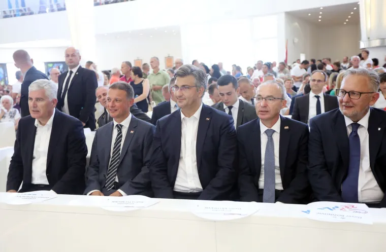 Misa za Domovinu održala se u crkvi Gospe Velikog Hrvatskog Krsnog Zavjeta u Kninu