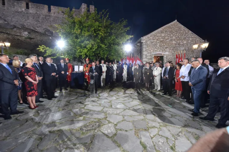 Predsjednica odlikovala generale Antu Gotovinu i Mladena Markača