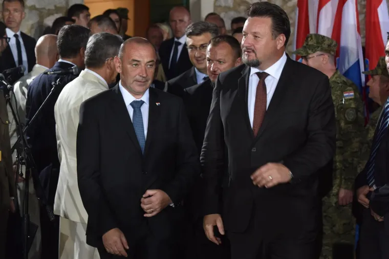 Predsjednica odlikovala generale Antu Gotovinu i Mladena Markača