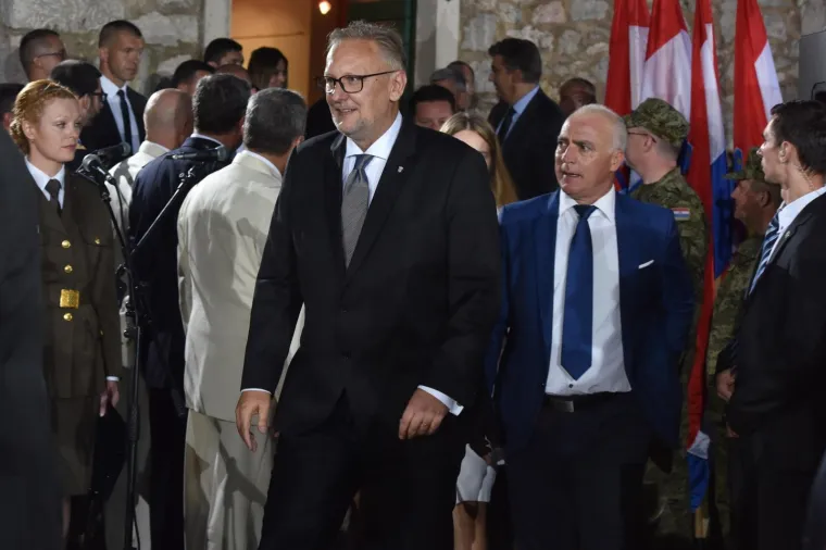 Predsjednica odlikovala generale Antu Gotovinu i Mladena Markača