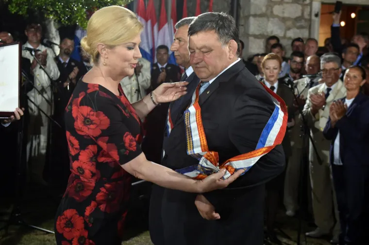 Predsjednica odlikovala generale Antu Gotovinu i Mladena Markača