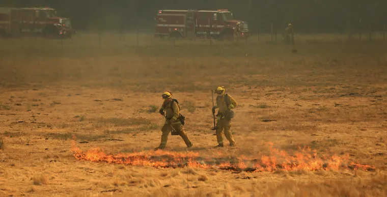 Požar u sjevernoj Kaliforniji uzeo sedmu žrtvu, vjetrovi se &scaron;ire