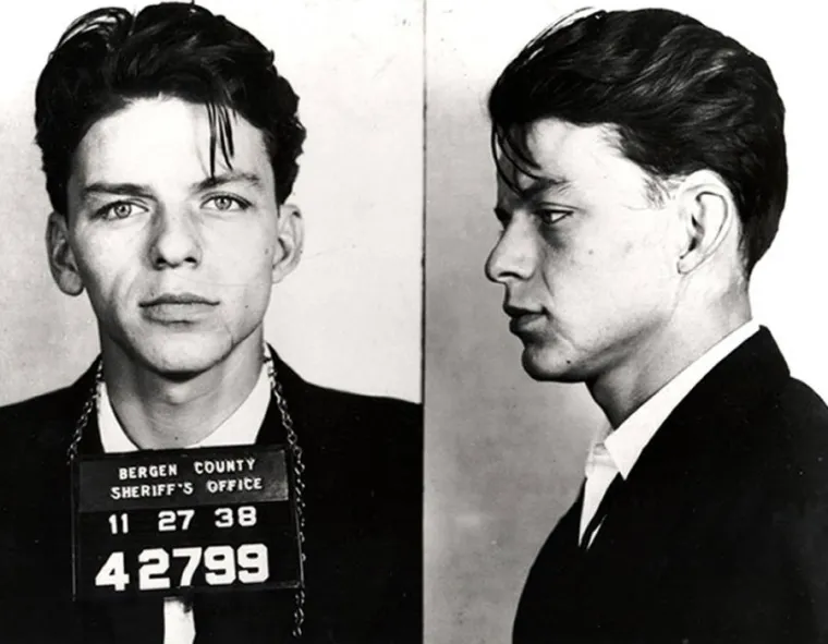 Frank Sinatra, uhićen u New Jerseyu 26. studenog 1938. zbog preljuba i "zavođenja udane žene"